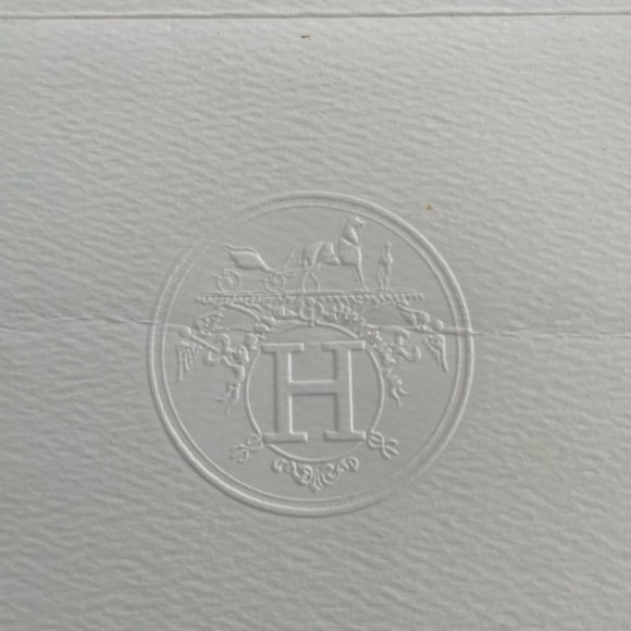 Hermes Bespoke Chaine D'ancre 18k Gold with Diamond - Picture 9 of 10